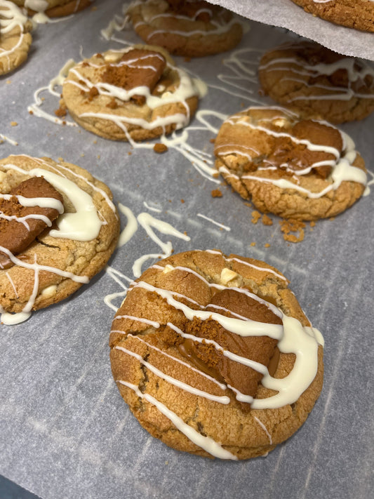 Bella - Biscoff Stuffed Cookie